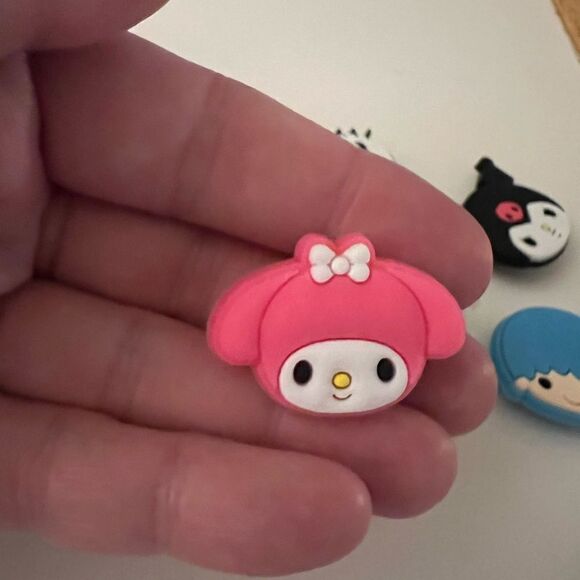 Hello Kitty & Friends Shoe Charms “faces” 8 Pack - Picture 7 of 9